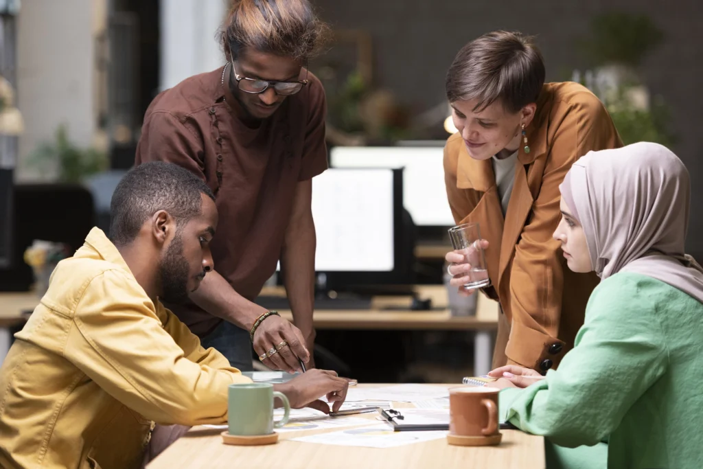 medium-shot-colleagues-meeting